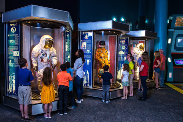 spacecenter gallery spacesuit